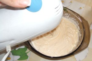 Mic dejun cu degeţele de caşcaval, omletă stea şi salată de ţelină