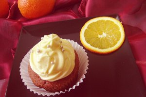 Red velvet cupcakes cu cremă de portocale