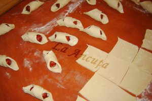 Carnaciori in aluat