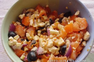 Salata greceasca(reteta proprie) cu pancakes