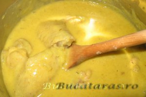 Aripioare cu sos curry