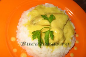 Aripioare cu sos curry