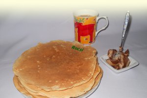 Clatite cu mere si crema de ciocolata duo