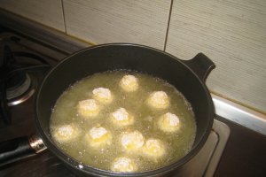 Bulete de cascaval - divine