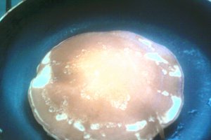 Pancakes  cu sos caramel ( clatite americane)