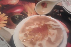 Pancakes  cu sos caramel ( clatite americane)
