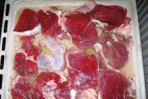 Pulpa de vitel la cuptor cu legume si sos bechamel