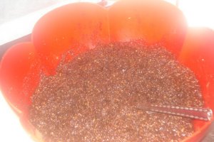 Cozonac cu crema de cacao, nuca, stafide si mac