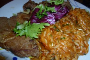 Ceafa de porc cu vin si ovaz cu sos Amatriciana