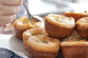 Minisufleuri cu ierburi aromatice și parmezan