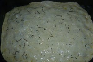 Focaccia umpluta cu ceapa si masline