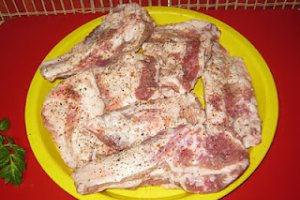 Costite de porc glazurate cu cartofi batuti