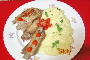 Costite de porc glazurate cu cartofi batuti