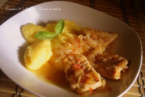 File de porc cu sos de ceapa