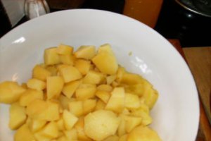 Salata de cartofi cu ton si masline