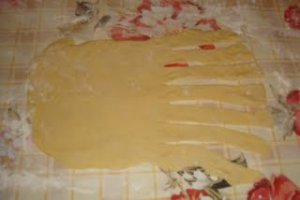 Cornuri cu fondant de mere
