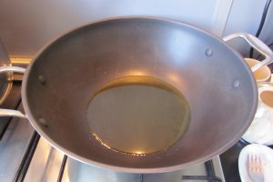 Bucatele de porc cu ciuperci si sos de ardei