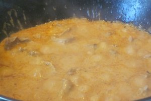 Bucatele de porc cu ciuperci si sos de ardei