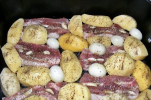 Piept de porc cu sos de usturoi