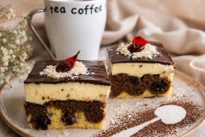 Prajitura cu visine si crema de vanilie