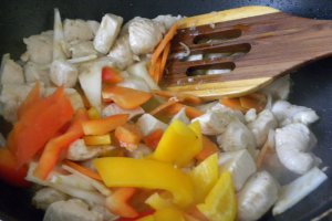 Pui cu Vitasia wok sauce curry (by Lidl)