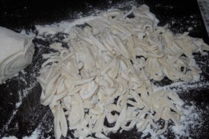 Supa de legume cu taitei de casa