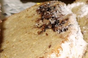 Pandispan  cu zahar brun si ornamente de ciocolata