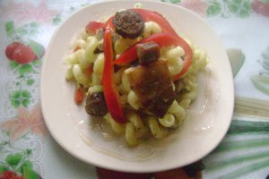 Melcişori cu şuncă cârnaţi şi slăninuţă la cuptor