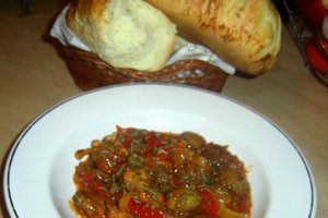 Mancarica de pui cu legume si masline