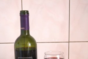Pere în sos de vin roşu