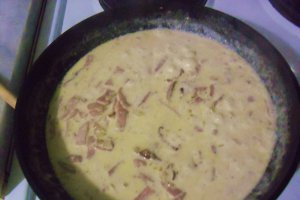 Spaghete carbonara, reţetă cu smantana