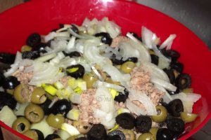Salata de cartofi cu ton