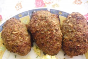 Chiftelute cu garnitura de orez