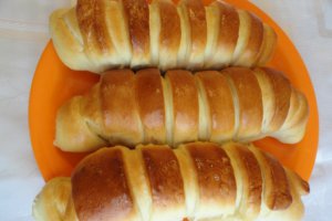 Cornuri pufoase cu ciocolata