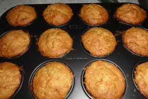 Muffins cu mere si branza de vaci