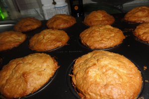 Muffins cu mere si branza de vaci