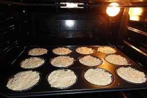 Muffins cu mere si branza de vaci
