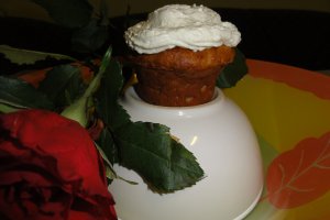 Muffins cu mere si branza de vaci