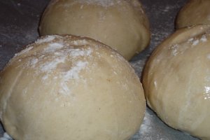 Chifle cu parmezan si chimen