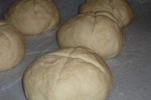 Chifle cu parmezan si chimen