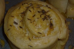 Chifle cu parmezan si chimen