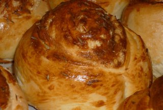 Chifle cu parmezan si chimen
