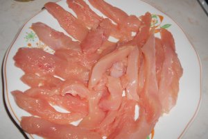 Piept de pui crocant cu piure si sos dulce acrisor