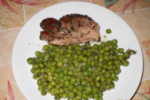 Friptura de porc la cuptor cu garnitura de mazare