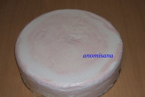 Tort Mikey Mouse cu cremă diplomat de vişine şi banane