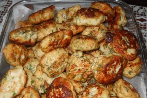 Chiftelute cu salata de varza
