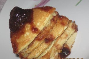 Clatite cu dulceata de capsuni