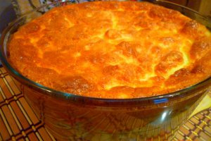Budinca de cartofi la cuptor cu salau si ardei