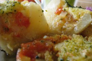 Cartofi copti umpluti cu legume