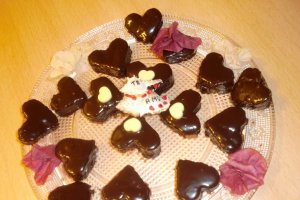 Inimioare de turon de migdale si ciocolata pentru indragostiti